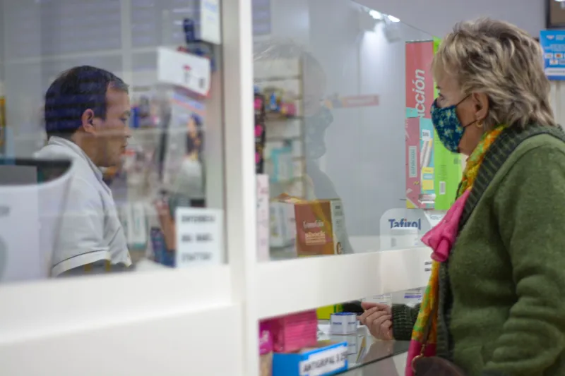 Quella confezione di antibiotici in casa: un piccolo gesto che costa caro alla salute di tutti